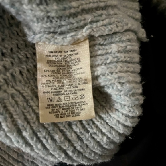 Sweater - Picture 4 of 4